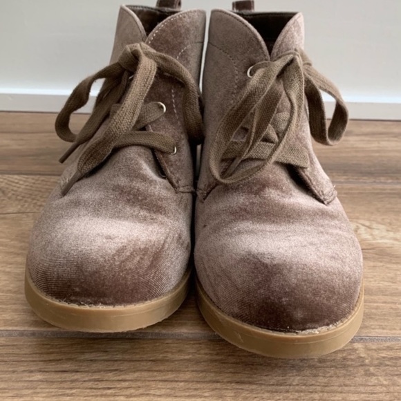 indigo rd. Shiny & Soft Velvety Tie Ankle Booties - Picture 8 of 8